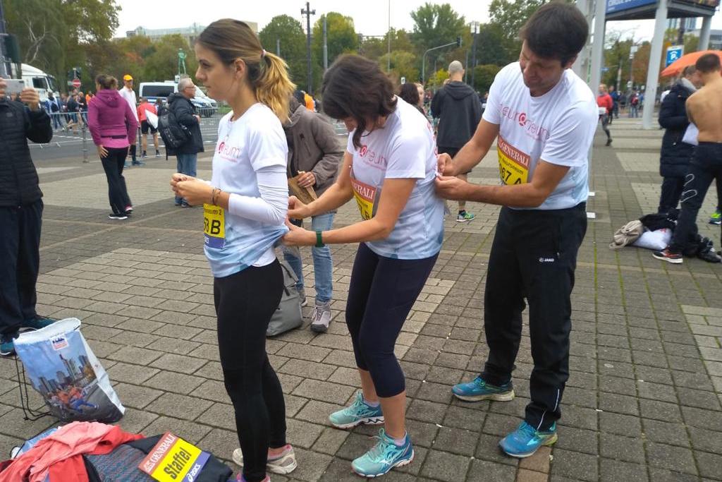 Team neuroneum beim Mainova Frankfurt Marathon